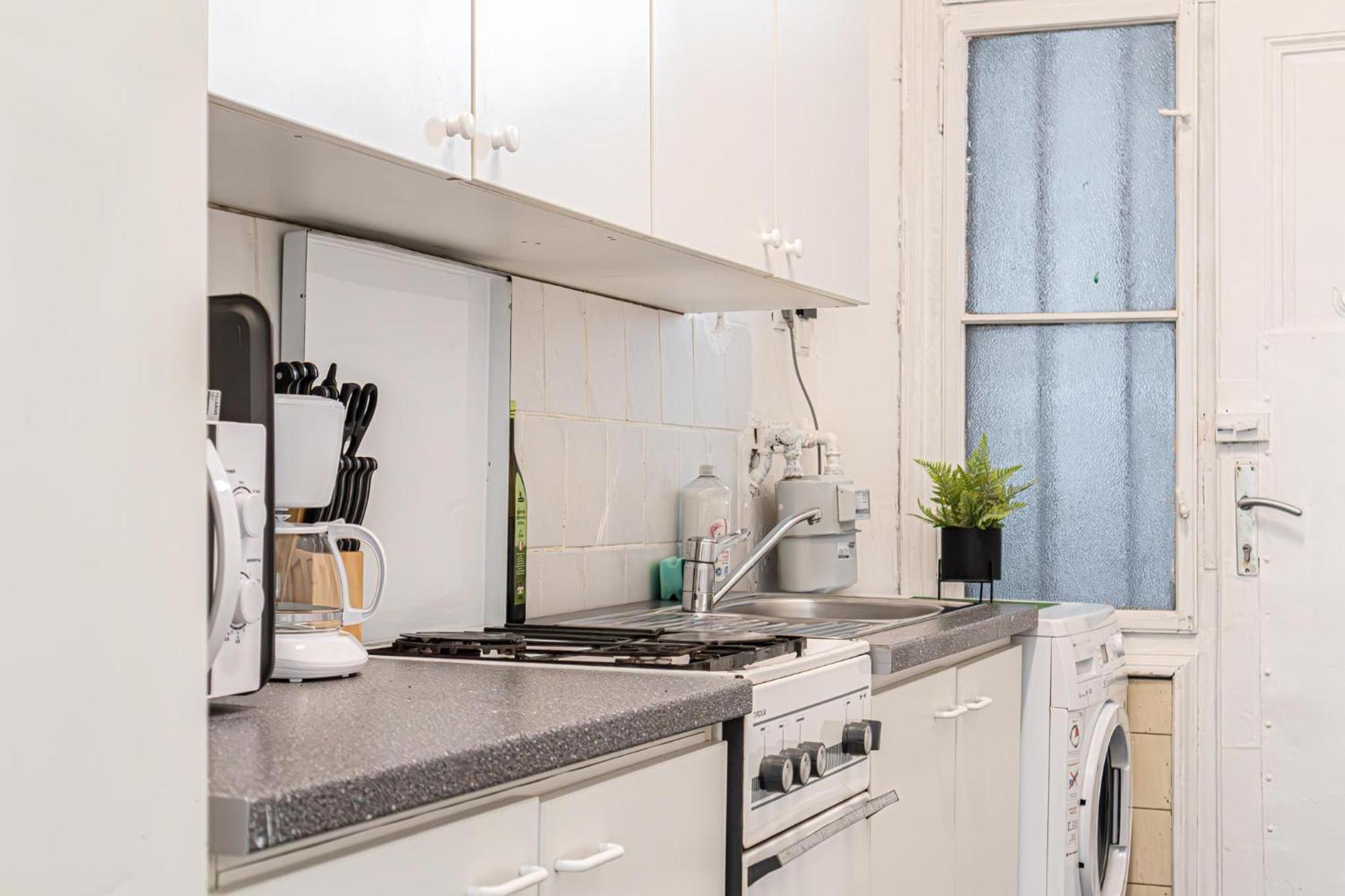 Charming 1br Very